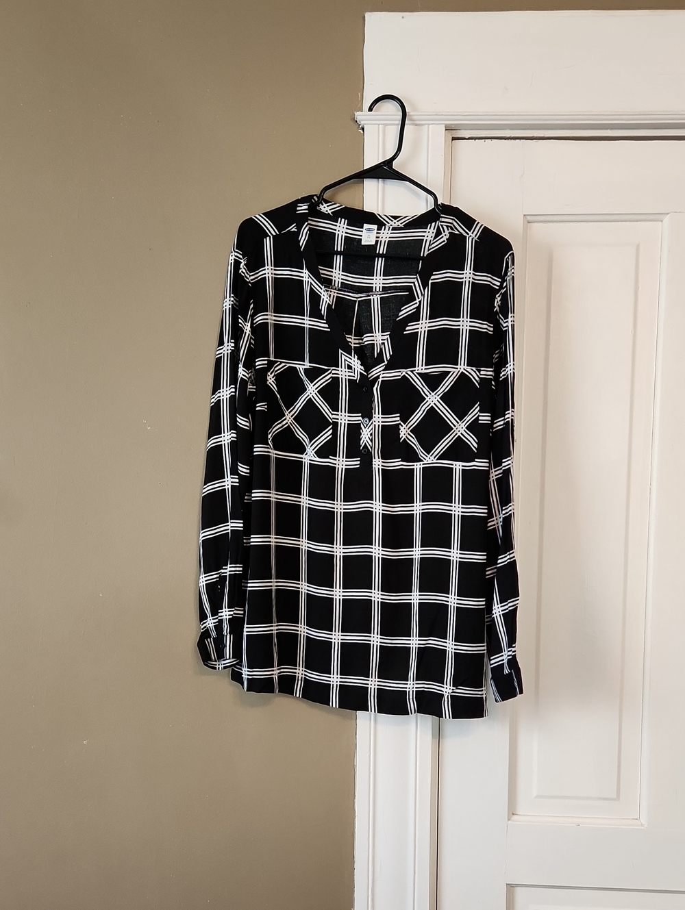 Old Navy Black and White Windowpane Button-Down Shirt